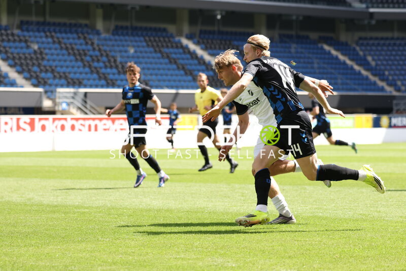 Zweikampf in der Home Deluxe Arena