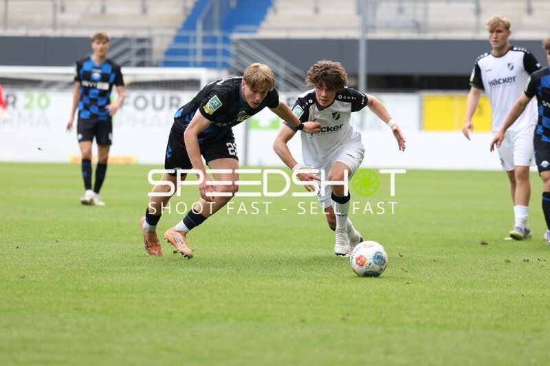 Zweikampf um Ball