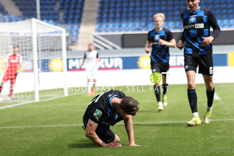 Zweikampf in der Home Deluxe Arena