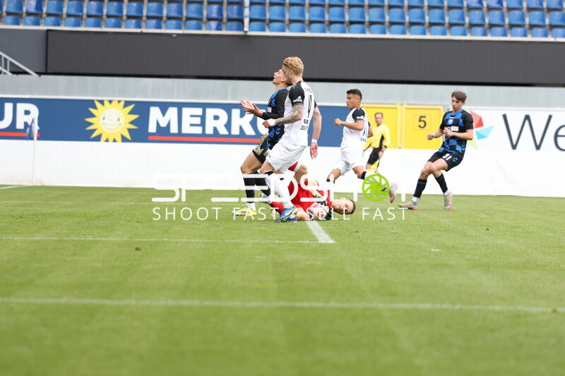 Zweikampf um den Ball