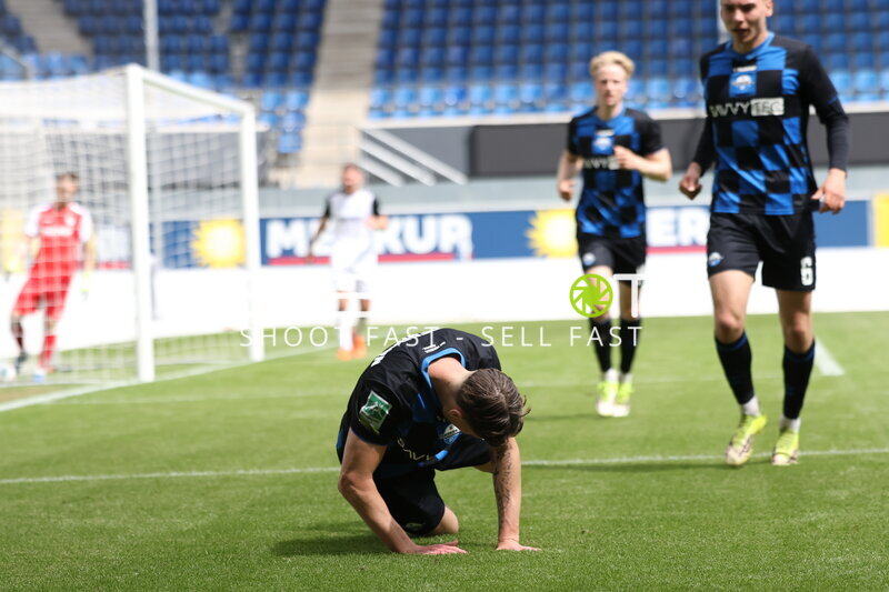 Zweikampf in der Home Deluxe Arena