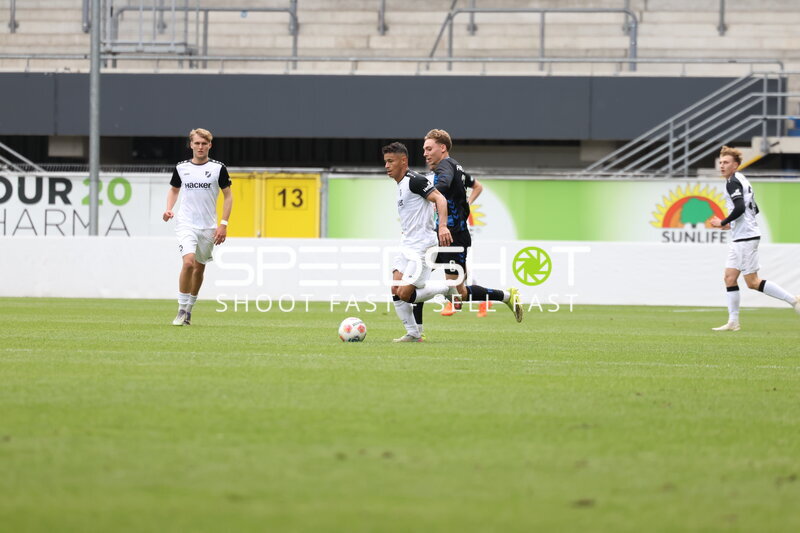 Zweikampf in der Home Deluxe Arena