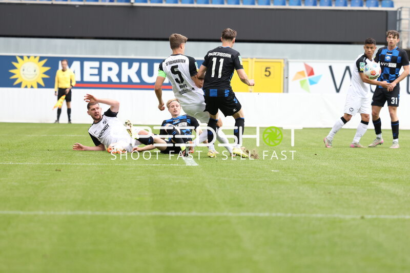 Zweikampf um den Ball