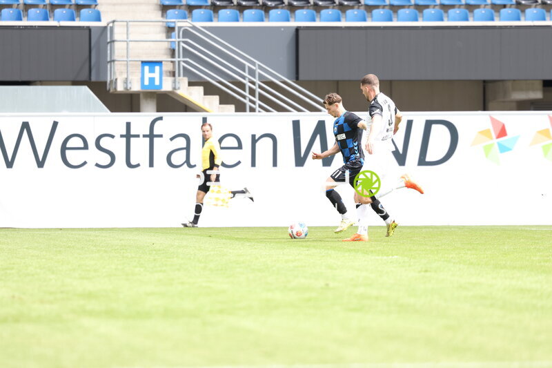 Zweikampf in der Home Deluxe Arena