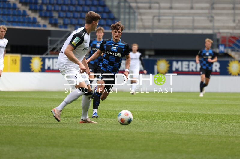 Duell in der Home Deluxe Arena