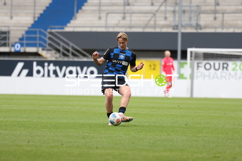 Ballkontrolle von Luis Flörke (22; SC Paderborn 07 U21)