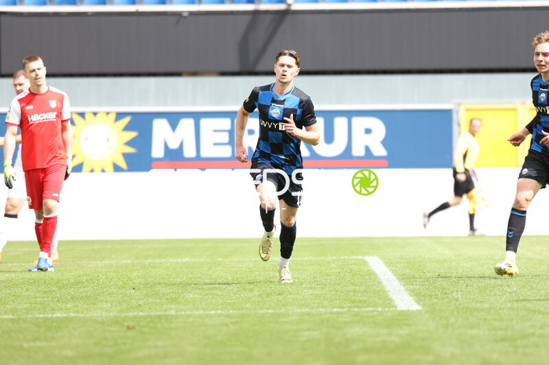 Spieler in Aktion Home Deluxe Arena