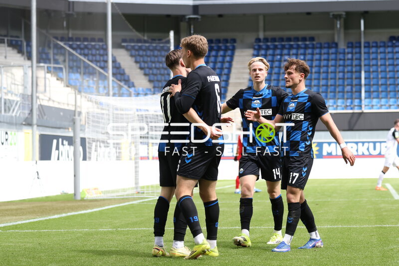 Jubel in der Home Deluxe Arena