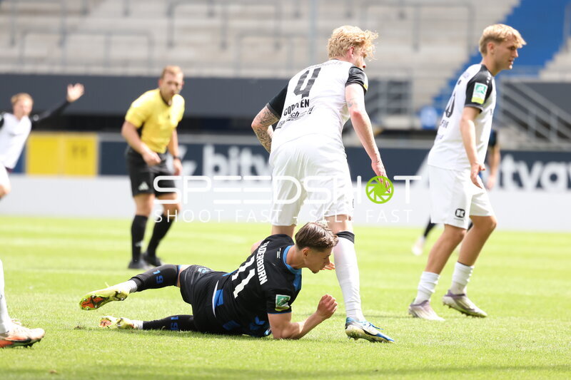 Zweikampf in der Home Deluxe Arena