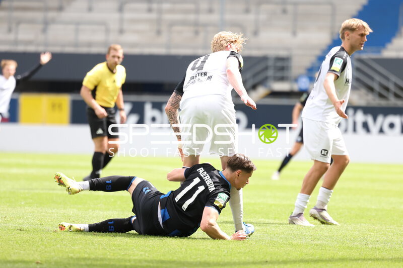 Zweikampf in der Home Deluxe Arena