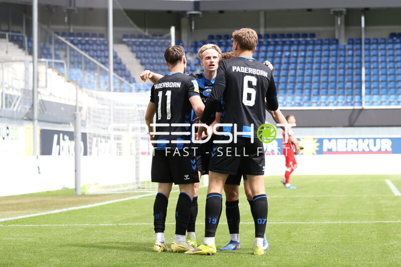 Jubel in der Home Deluxe Arena