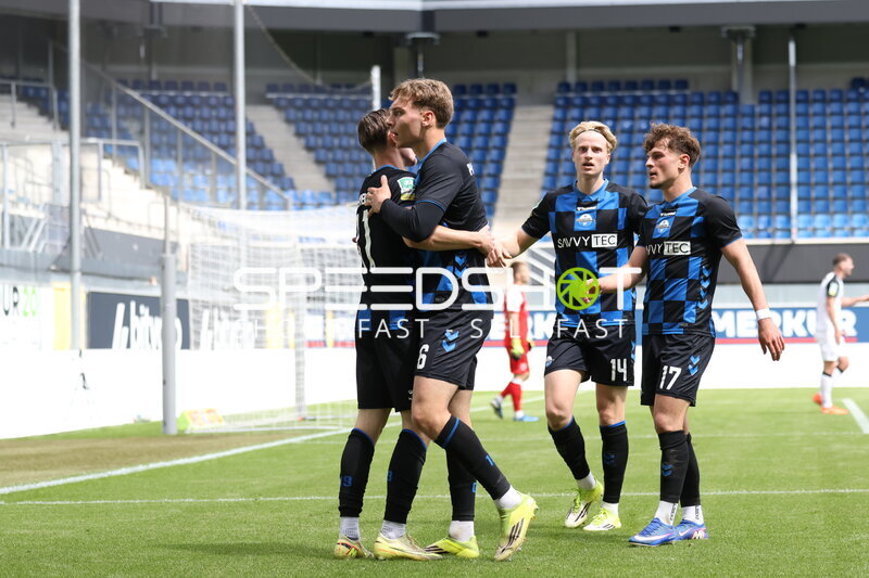 Jubel in der Home Deluxe Arena