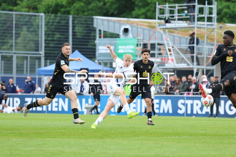 Zweikampf in der Home Deluxe Arena