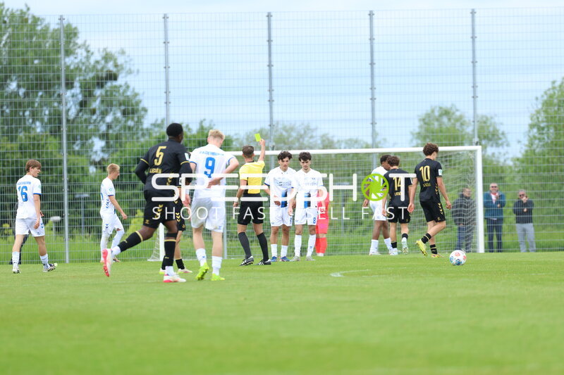 Gelbe Karte in Home Deluxe Arena