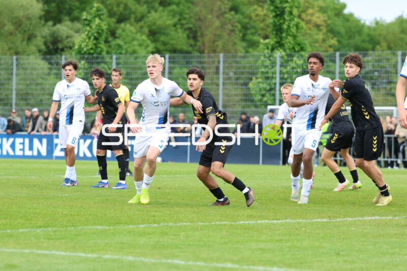 Zweikampf in der Home Deluxe Arena