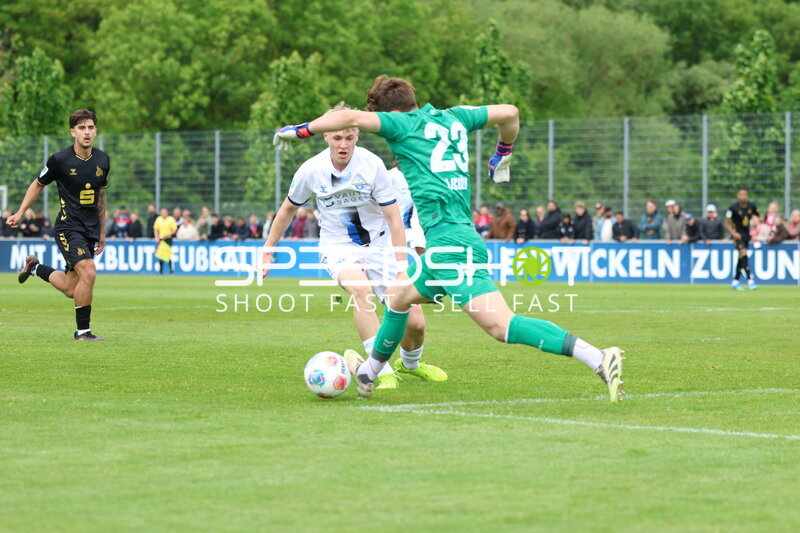 Zweikampf in der Home Deluxe Arena