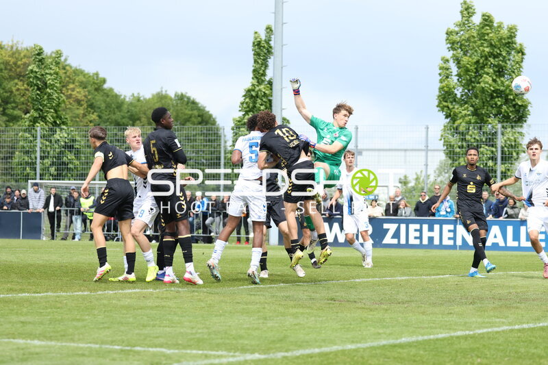 Zweikampf in der Home Deluxe Arena