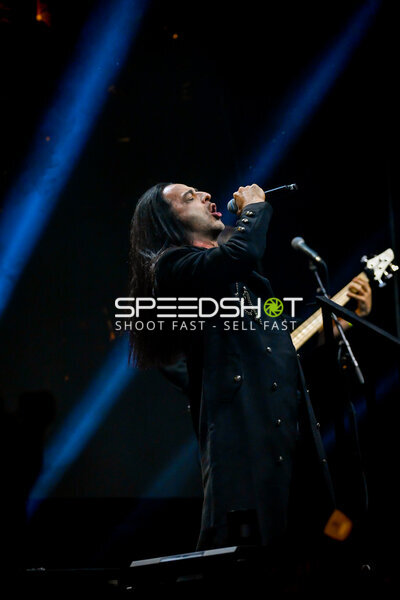 Bülent Ceylan und Band heizen der Night of the Heavyweights in der SAP Arena ein, Ringside, 15.05.2026, Mannheim, SAP Arena
