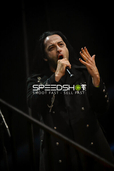 Bülent Ceylan performt mit Band auf der Ringside Night of the Heavyweights, Ringside, 15.05.2026, SAP Arena