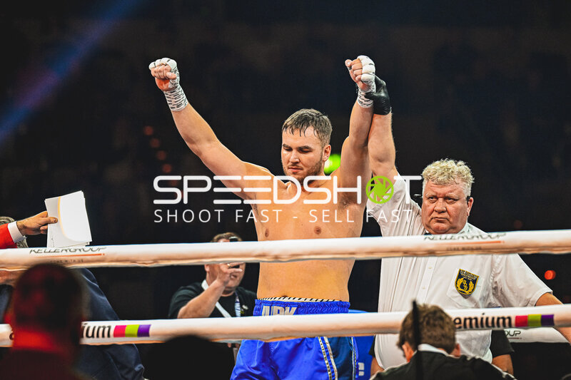 Viktor Jurk siegt in vier Sekunden gegen Edwin Castillo- Ringside Night of the Heavyweights, Mannheim