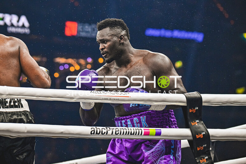 Nelvie Tiafack (#110) gegen Mateus Munhoz – Night of the Heavyweights in Mannheim