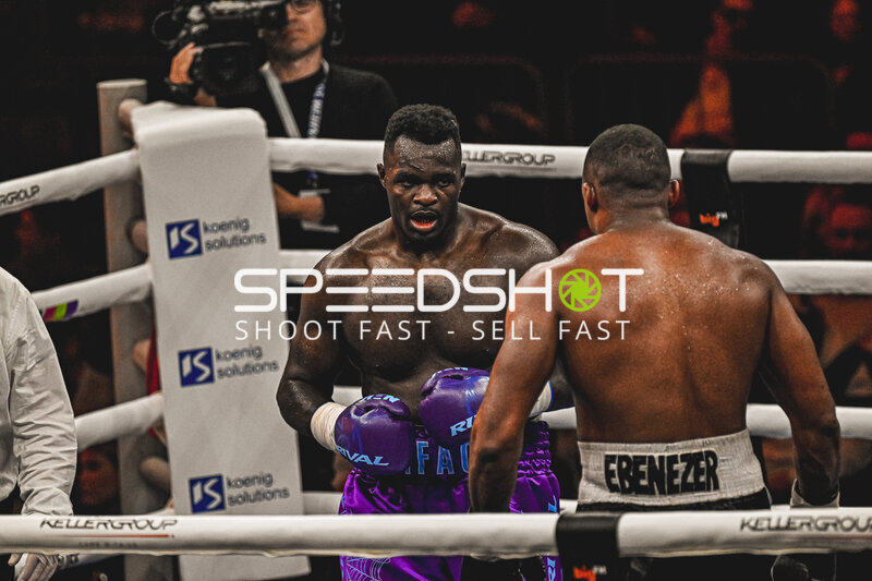 Nelvie Tiafack kämpft bei der Night of the Heavyweights gegen Mateus Munhoz Ringside, 15.05.2026, SAP Arena