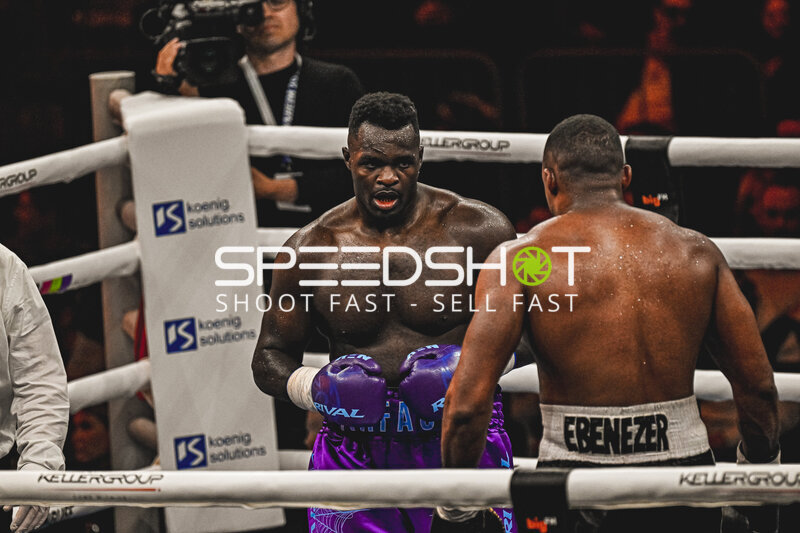 Nelvie Tiafack kämpft bei der Night of the Heavyweights gegen Mateus Munhoz Ringside, 15.05.2026, SAP Arena