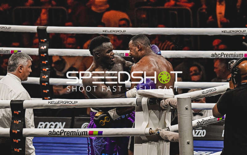 Nelvie Tiafack kämpft bei der Night of the Heavyweights gegen Mateus Munhoz Ringside, 15.05.2026, SAP Arena