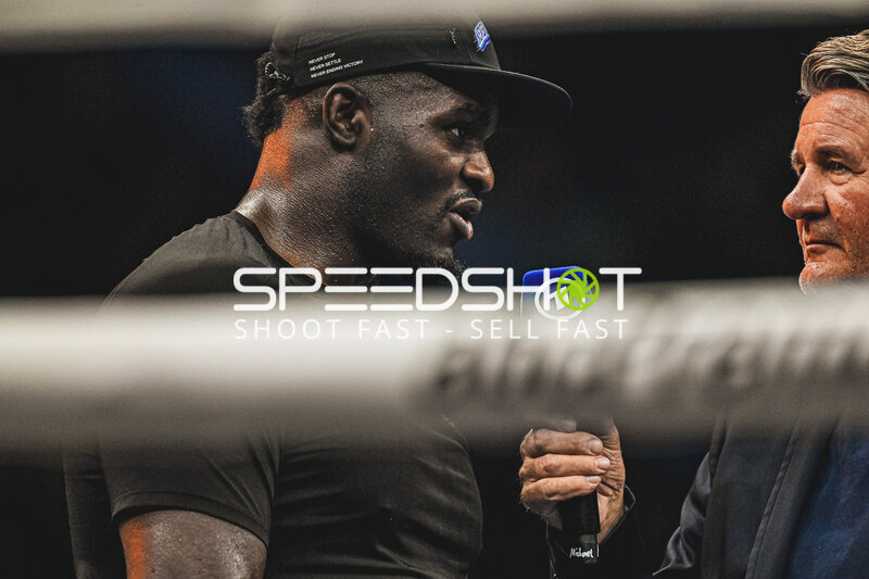 Nelvie Tiafack kämpft bei der Night of the Heavyweights gegen Mateus Munhoz Ringside, 15.05.2026, SAP Arena