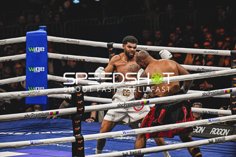 Emanuel Odiase (#903, VIP) vs. Nick Webb – Schwergewichtskampf in Mannheim