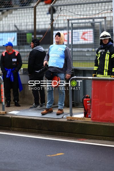 Teamwork in der Boxengasse