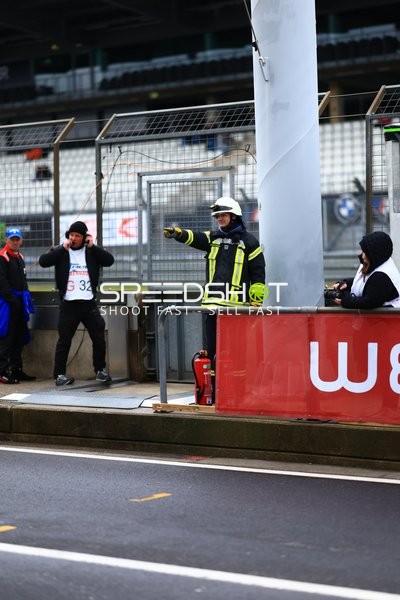 Sicherheit in der Boxengasse
