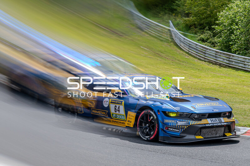 HRT Ford Racing #64 in Aktion auf der Nordschleife