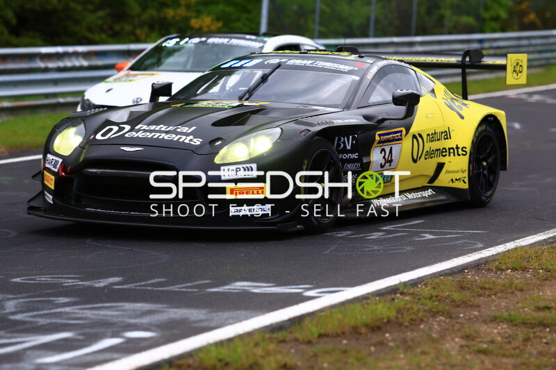 Aston Martin #34 von Walkenhorst Motorsport auf der Nordschleife