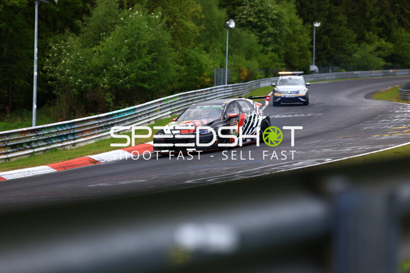Startnummer 50 auf der Nordschleife beim 24h Nürburgring