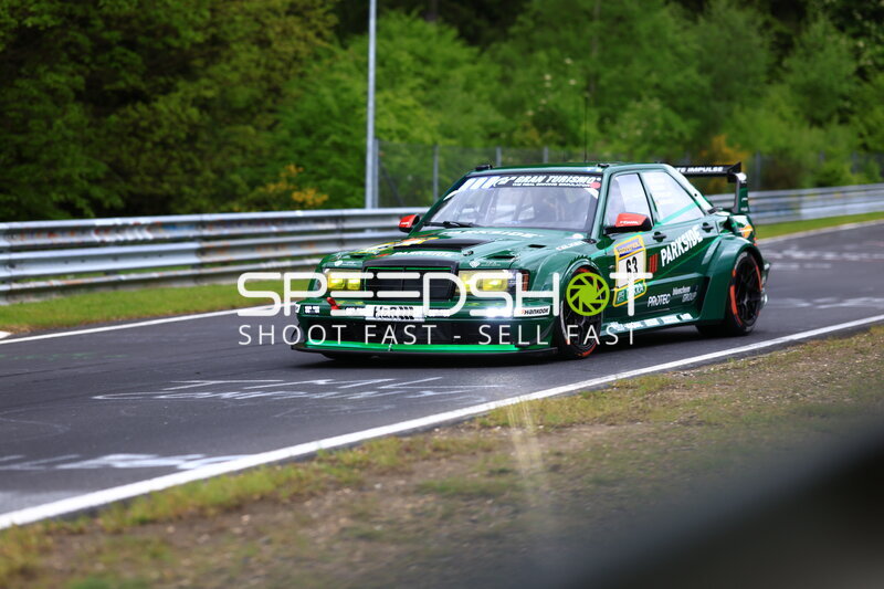 Startnummer 63 auf der Nordschleife – HWA Engineering Speed Mercedes auf der Rennstrecke