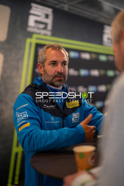 Timo Glock im Fahrerlager beim 24h Nürburgring 2026