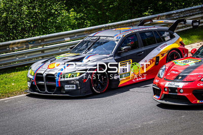 BMW M4 GT3 #81 und Porsche auf der Nordschleife
