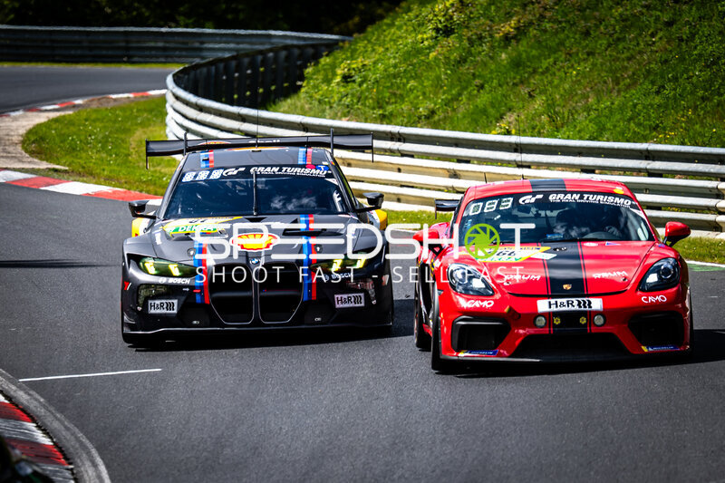 BMW M4 GT3 und Porsche 718 GT4 RS im Duell auf der Nordschleife