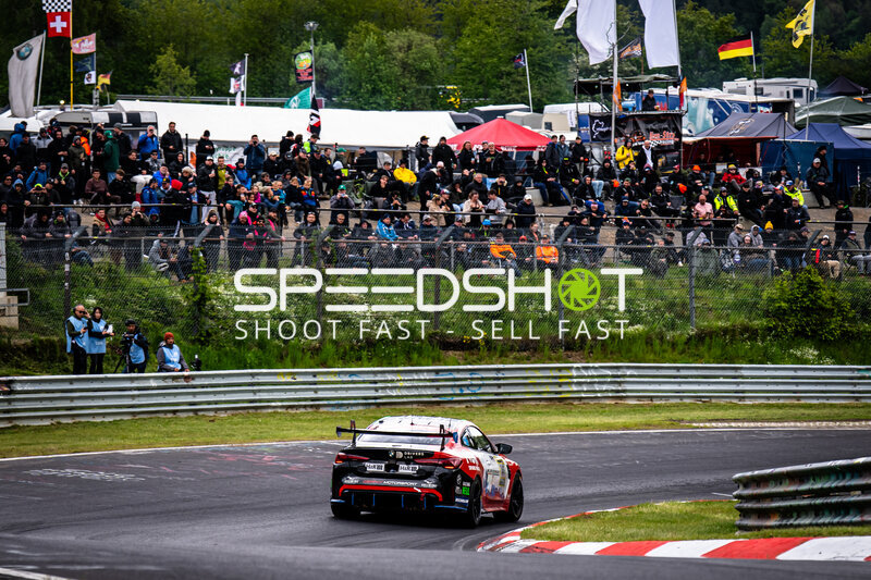 Reiter Engineering Fahrzeug #91 in der Kurve am Nürburgring