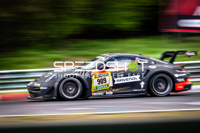 Porsche 911 GT3 #909 von KKrämer Racing auf der Nordschleife