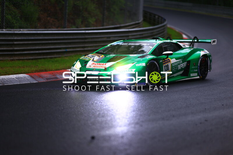 Lamborghini Huracán GT3 #130 von Red Bull Team ABT auf der Nordschleife