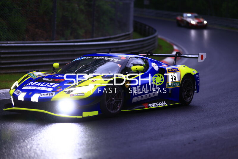 Ferrari GT3 #45 von REALIZE KONDO RACING with Rinaldi auf der Nordschleife