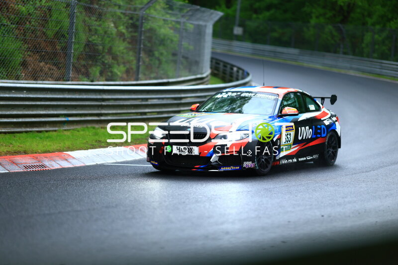 BMW #653 von Adrenalin Motorsport auf nasser Nordschleife