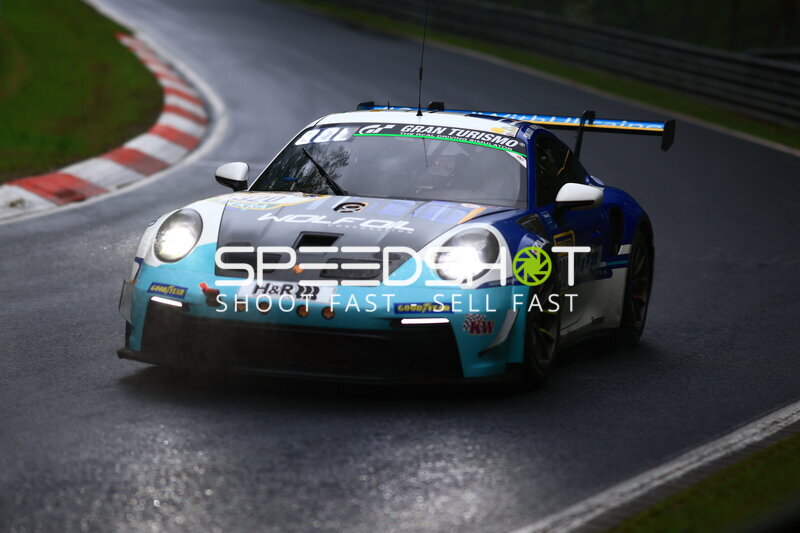 Porsche 911 GT3 R #91 von Reiter Engineering in der Regenaction auf der Nordschleife