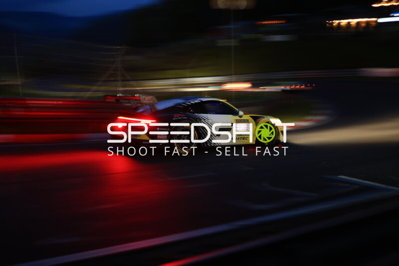 Porsche 911 GT3 #632 von BLACK FALCON Team FANATEC bei Nacht am Nürburgring