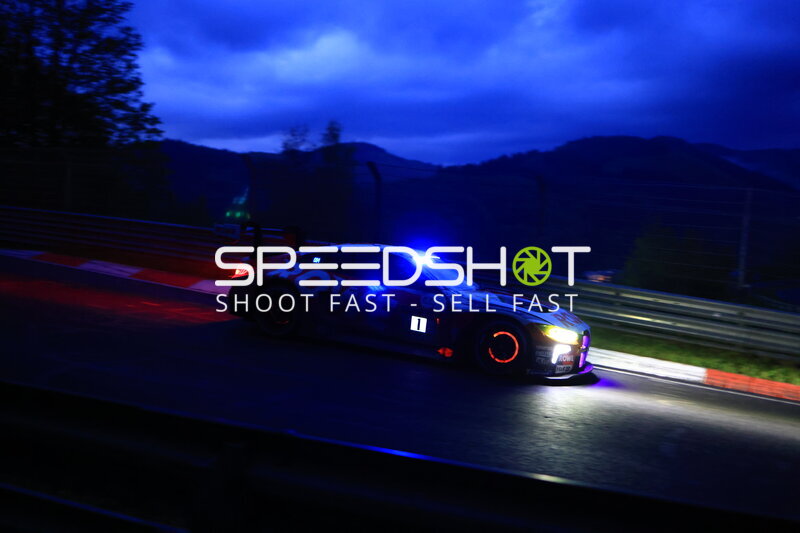 ROWE Racing BMW M4 GT3 #1 bei Nacht auf der Nordschleife