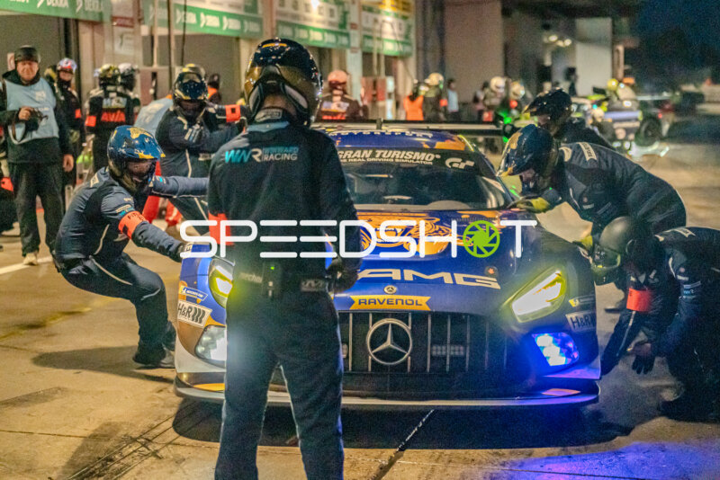 Mercedes-AMG GT3 #91 Reiter Engineering in der Boxengasse beim 24h-Nürburgring