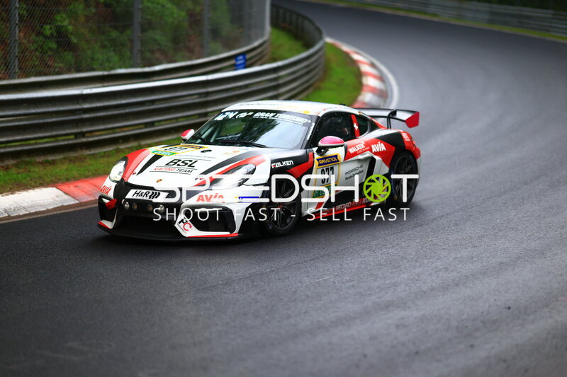 Porsche Cayman GT4 RS #977 des BSL Racing Teams auf der Nordschleife