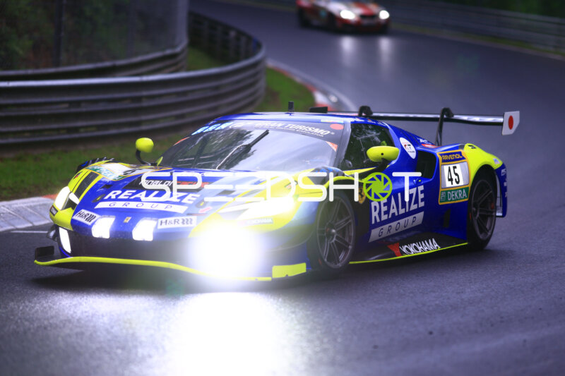 Ferrari #45 von REALIZE KONDO RACING with Rinaldi auf der Nordschleife